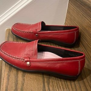 Women’s St. John's Bay Driving Moc Loafer 9 M Lipstick Red Leather